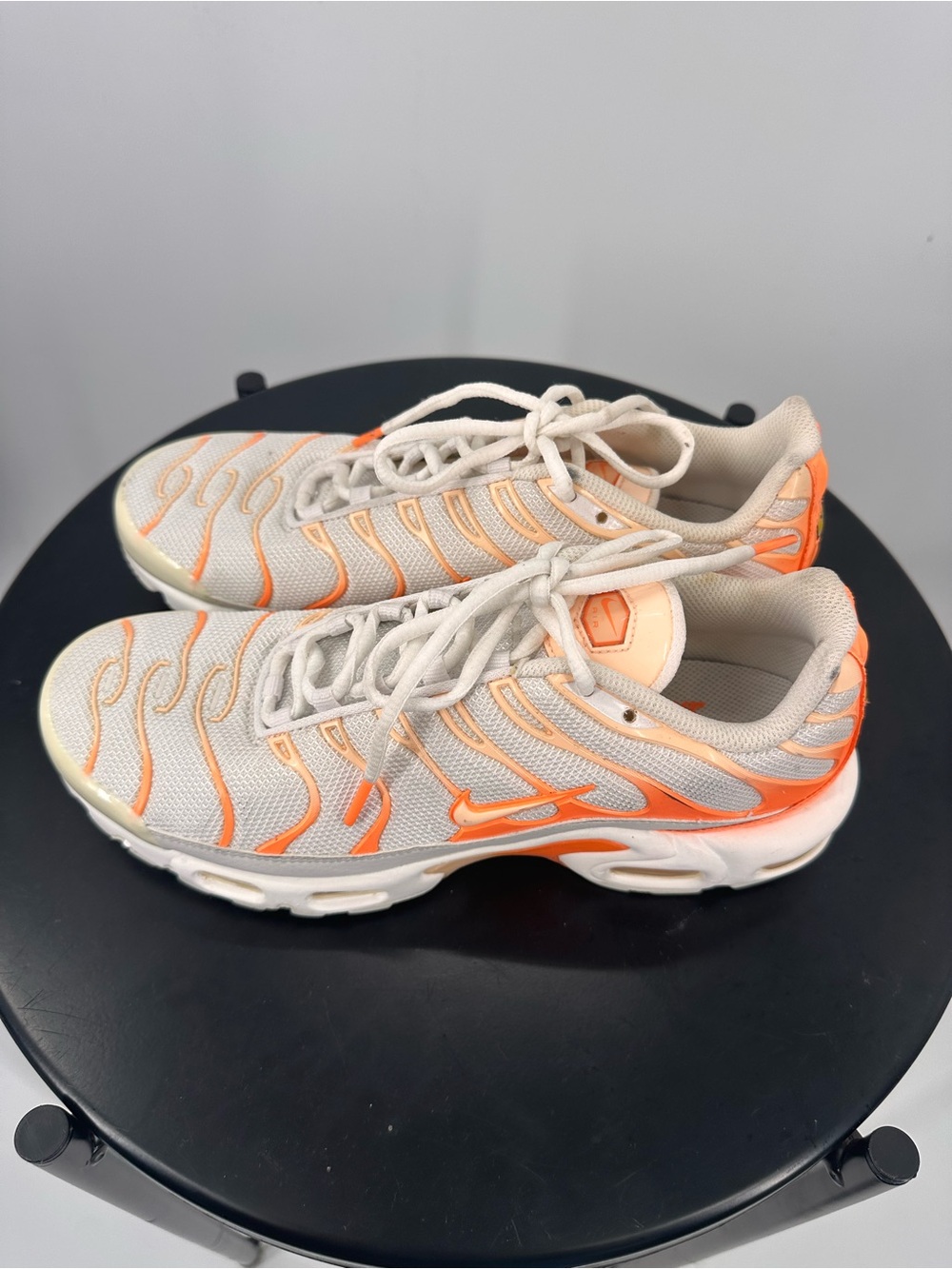 Nike Women’s Air Max Plus “White Atomic Orange Size 9.5